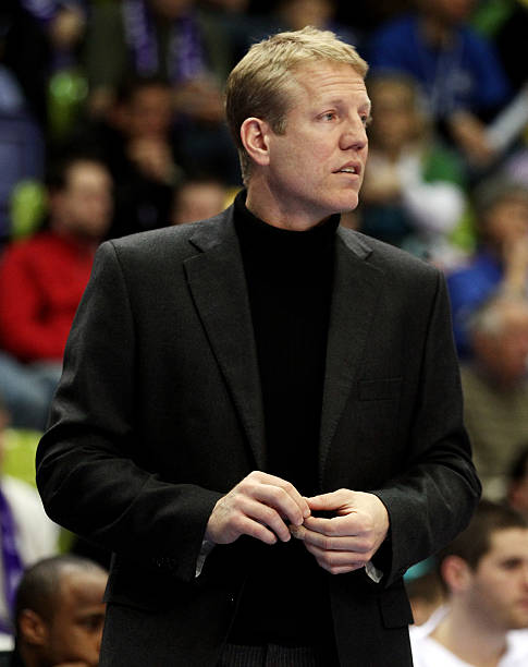 广厦仅领先 广厦仅领先