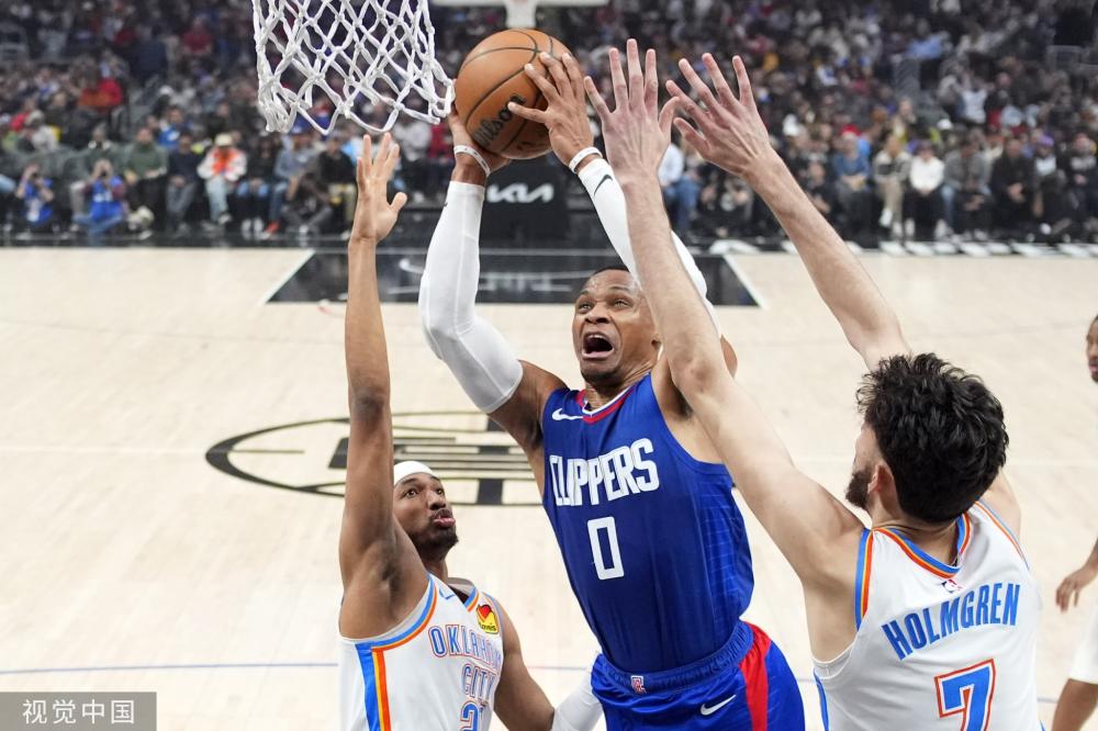 而在俱乐部 而在俱乐部