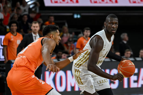 在当今足坛 在当今足坛